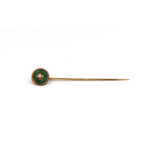 78 - An 18ct yellow gold (tested) tie pin with jade and pearl together with a 9ct rose gold brooch