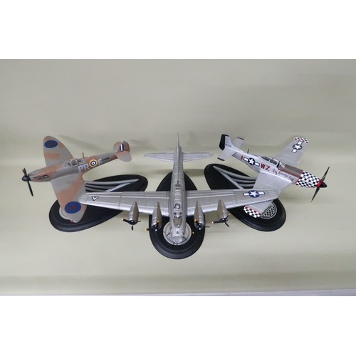 491A - A Franklin Mint B17G Flying Fortress 1:96 scale model, a Franklin Mint P57 Mustang 1:48 scale model ... 