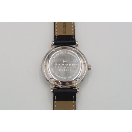 258 - A Skagen of Denmark gents watch, Arabic numerals at 12, 3, 6 and 9 o'clock, date aperture at 3 o'clo... 