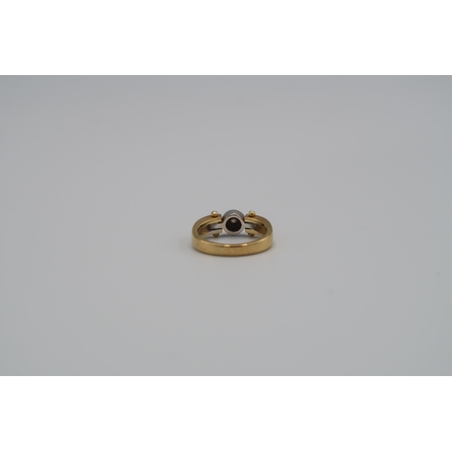 81 - An 18ct yellow and white gold collet ring, size K, approx 6.38 grams