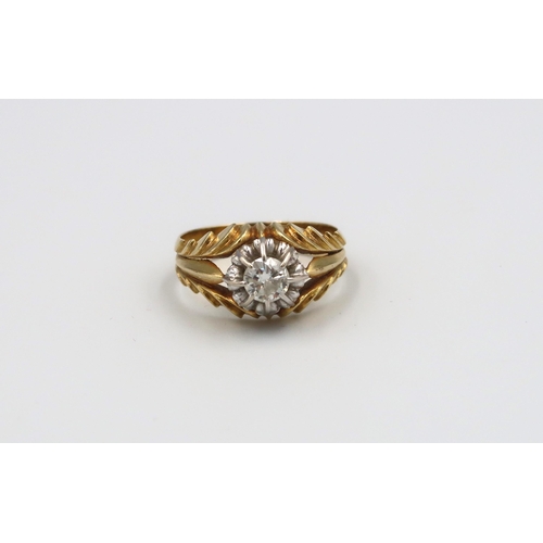 195 - An 18ct Yellow Gold Dress ring with approx. 0.25ct Diamond to shoulder. Size T - approx weight 6.96 ... 