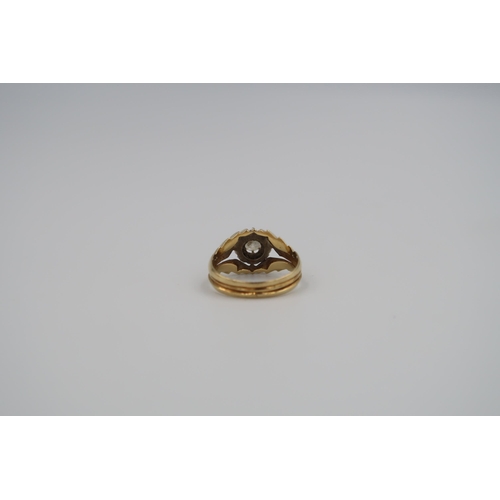 195 - An 18ct Yellow Gold Dress ring with approx. 0.25ct Diamond to shoulder. Size T - approx weight 6.96 ... 