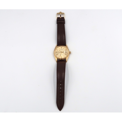 318 - A Rolex Oyster Perpetual Date Midi Wristwatch in 18ct Yellow gold case, 3cm across face. On a Rolex ... 