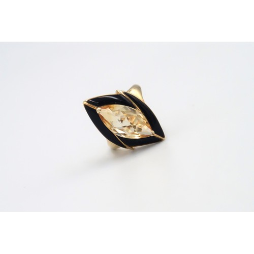 80 - A 14ct Yellow Gold dress ring with citrine to shoulder Size R - approx weight 3.7grams.