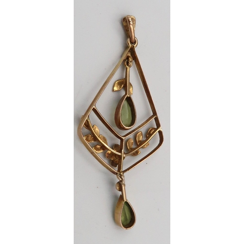 35 - A 9ct yellow Gold Peridot and seed pearl pendant 2.6grams