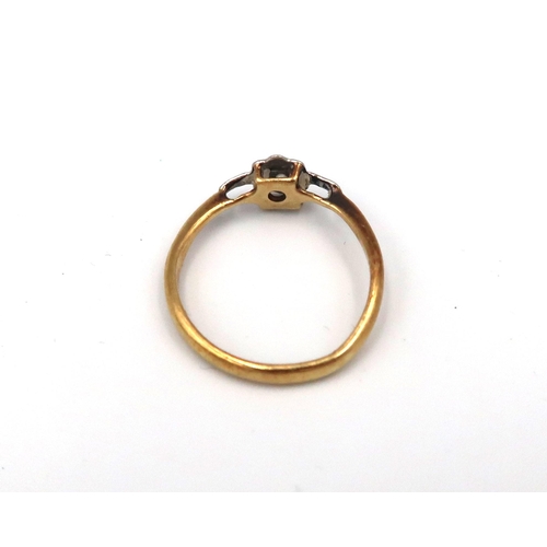 171 - A single cut diamond panel ring. Tests gold 18ct. Size M. Weight 2.12 grams