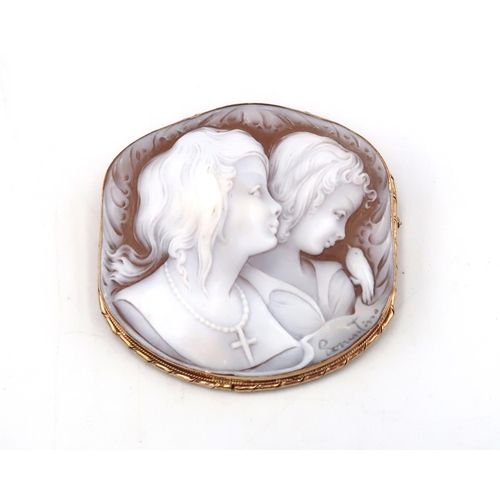 186 - A good quality 9ct yellow gold large cameo brooch/pendant of two young ladies, signed Sonintino - he... 