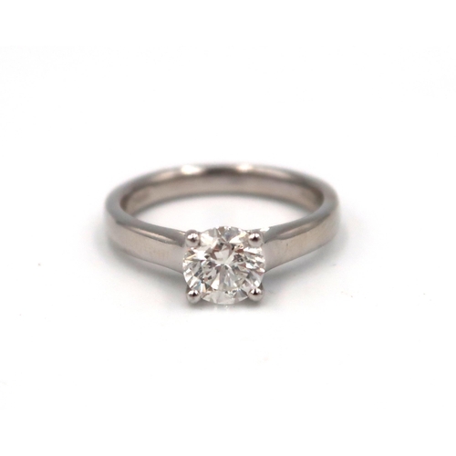 190 - A good quality platinum and diamond solitaire ring - the diamond approx 0.90ct - colour approx G/H, ... 