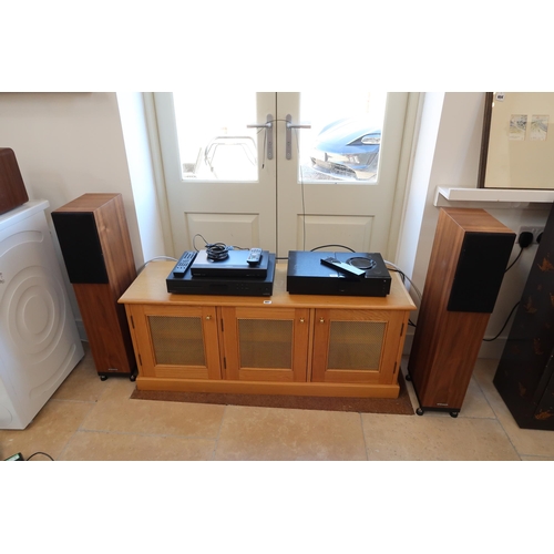 695 - A Naim UnitiNova Digital music system, wireless streaming integrated amplifier. An Audiolab 6000CDT ... 