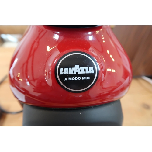 700 - A Lavazza Idola 1500W Pod coffee machine in red.
new boxed