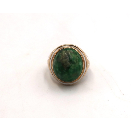 105 - A marked 14k yellow gold cabochon moss green agate ring, size I, approx 10.1 grams