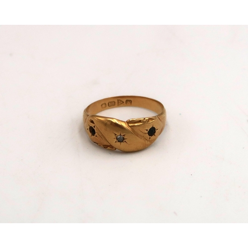 116 - A 22ct hallmarked yellow gold wedding band, size M/N, approx 3.2 grams