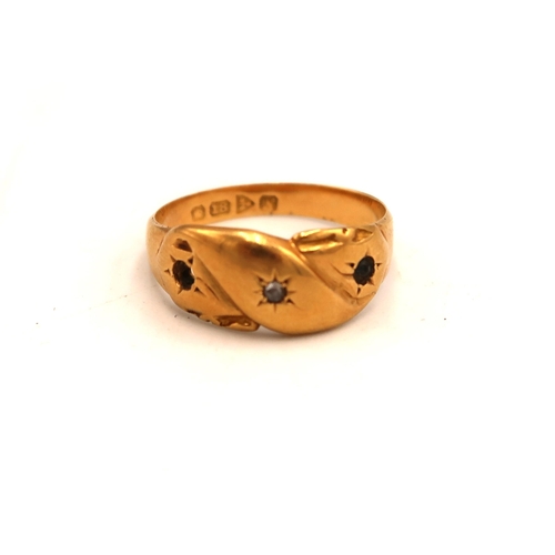 118 - An 18ct hallmarked yellow gold three stone ring, size N, approx 2.4 grams - missing one stone