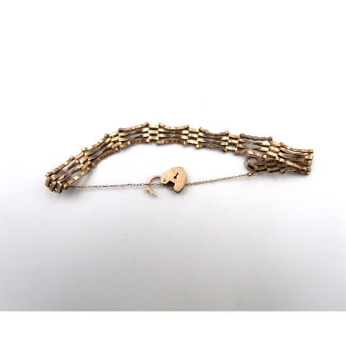 121 - A 9ct yellow gold chain link bracelet, 4.3grams.