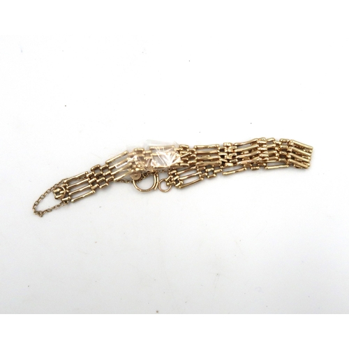 122 - A 9ct yellow gold chain link bracelet A/F, 8.5 grams