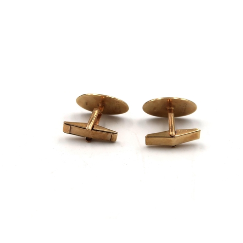 129 - A pair of hallmarked 9ct gold cufflinks, 8.2grams.