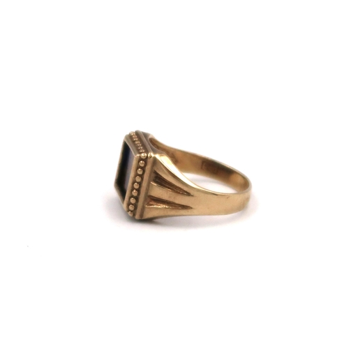 133 - A 9ct yellow gold gents signet ring, 6.4grams, size V/W