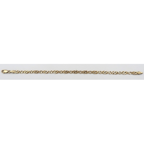 14 - A 9ct fancy link bracelet, 3.85 grams, length 19cm.