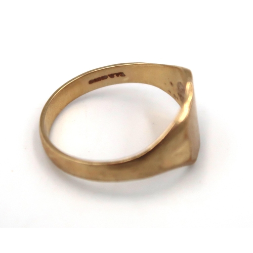 153 - A 9ct H.M. yellow gold Gents signet ring Size Y 4.9grams.