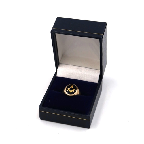 18 - A hallmarked 9ct yellow gold masonic signet ring, Size K/L, 2.1grams.