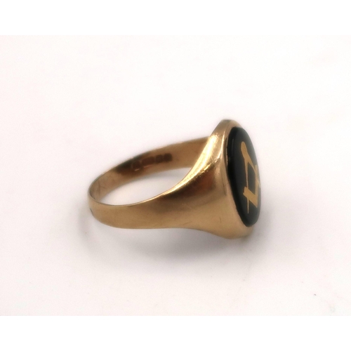 18 - A hallmarked 9ct yellow gold masonic signet ring, Size K/L, 2.1grams.