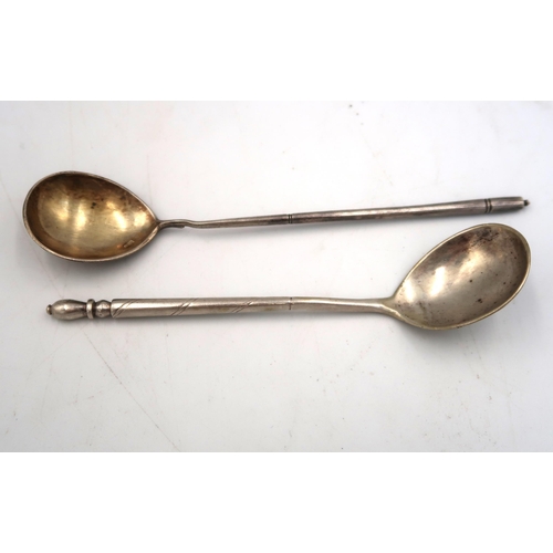 346 - Two marked .84 Russian silver spoons with engraved decoration to bowl verso, approx 1.24 troy oz