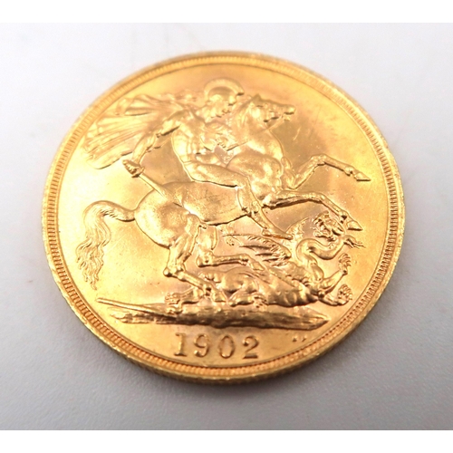 375 - A 1902 £2 gold coin, 16.2 grams