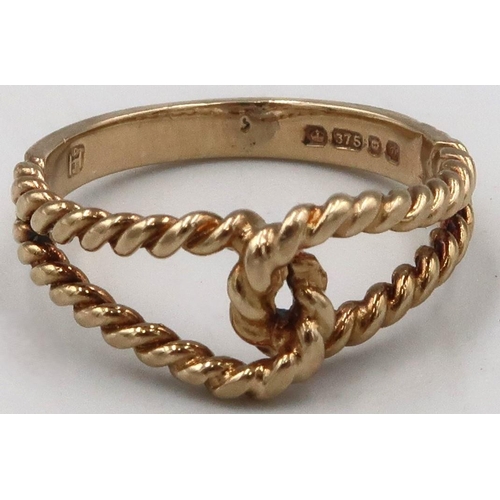 38 - A 9ct gold rope twist knot style ring, size K, Weight 2.34 grams