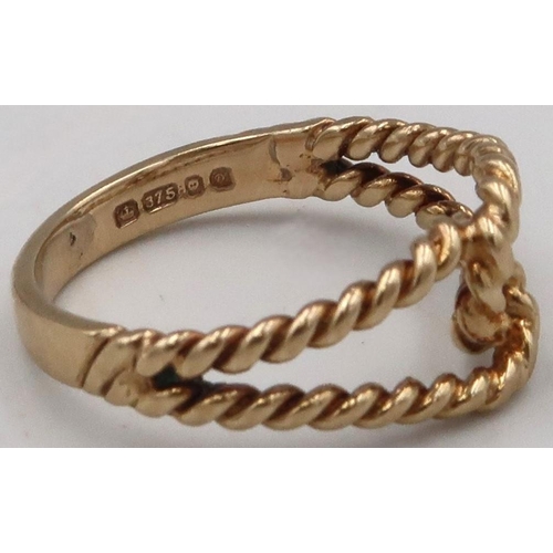 38 - A 9ct gold rope twist knot style ring, size K, Weight 2.34 grams