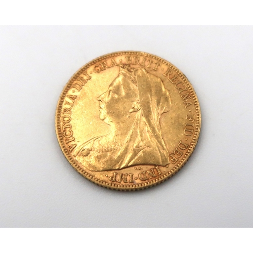 383 - A 1900 Full Sovereign, 7.98grams 22ct gold.