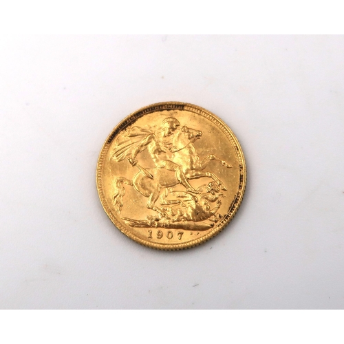 394 - A 1907 full gold sovereign, 7.98grams.