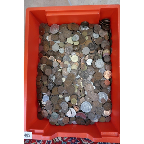 405 - A tray of mixed coinage, British and foreign