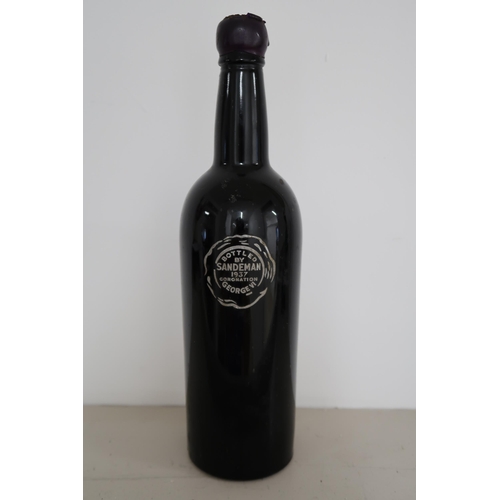 458 - A bottle of George VI Jubilee Sandeman Port 1935, bottled 1937