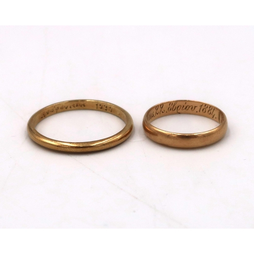 85 - Two rings, size R 1/2 and Z+4, test 18ct gold, weight 7.93 grams