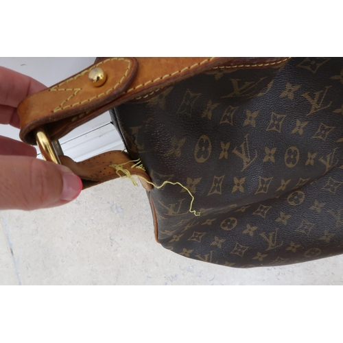 482B - A Louis Vuitton Delightful leather handbag, brown leather with Louis Vuitton monogram with two zips ... 