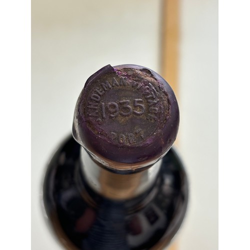 458 - A bottle of George VI Jubilee Sandeman Port 1935, bottled 1937