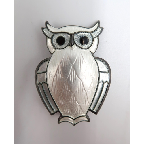 137 - A silver and white enamel David Andersen Norwegian owl brooch - in good condition