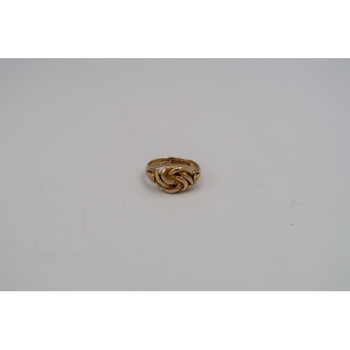 181 - An 18ct yellow gold ring size N/O - approx weight 5.4 grams