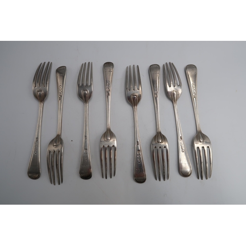 324 - Eight hallmarked silver dessert forks, London 1800 - approx weight 10.1 troy oz