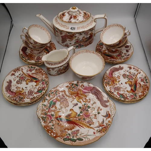 431 - 22 pieces of Royal Crown Derby 'Olde Avesbury' tea service - crack to one saucer and tea pot lid, ot... 