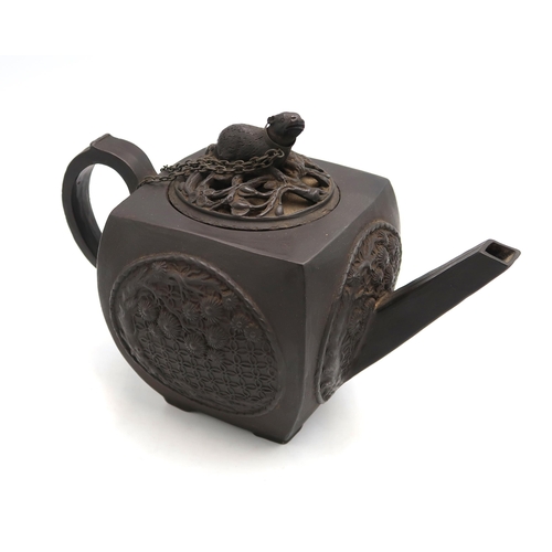 433 - A Spode hexagonal black Basalt teapot with chinoiserie decoration and otter finial - Height approx 1... 