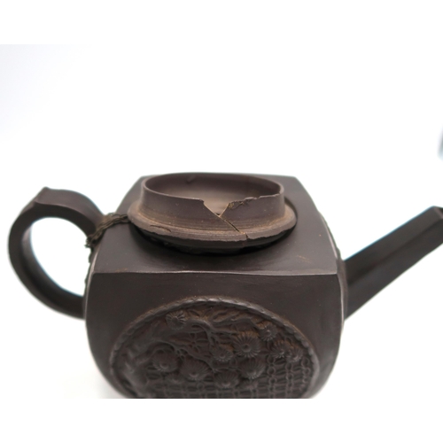 433 - A Spode hexagonal black Basalt teapot with chinoiserie decoration and otter finial - Height approx 1... 