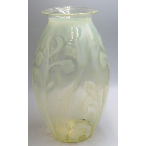 469 - Art Nouveau Lemon Vaseline glass vase - Height 28cm x Diameter 15cm