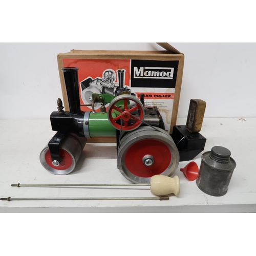 551 - A Mamod Steam Roller - in good condition for its age, boxed