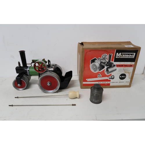 551 - A Mamod Steam Roller - in good condition for its age, boxed