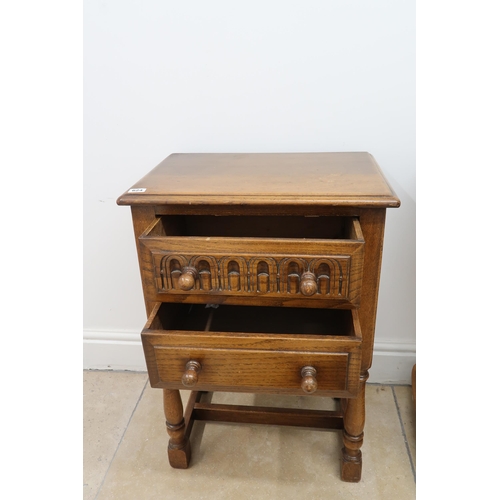 624 - An oak side cabinet with two drawers - sound condition, slight scratches to the top - Height 73cm x ... 