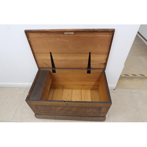 656 - A 19th century scumbles pine blanket/storage box - Width 96cm x Height 54cm x Depth 55cm