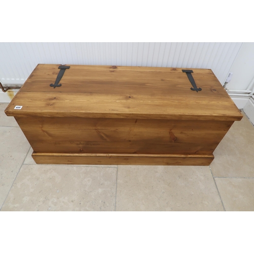 658 - A reclaimed pine storage trunk - Width 112cm x Depth 46cm x Height 45cm