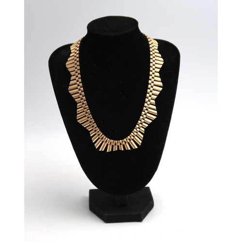 90 - A hallmarked 9ct yellow Gold Collar necklace 40cm long, 41.4 grams. In good clean condition.