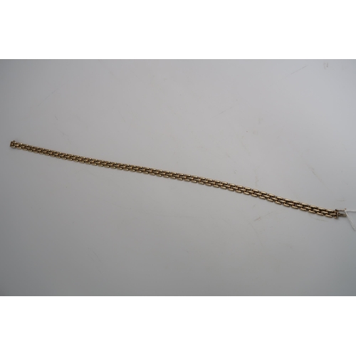 91 - A marked .375 yellow gold link necklace 27.7 grams 43cm long